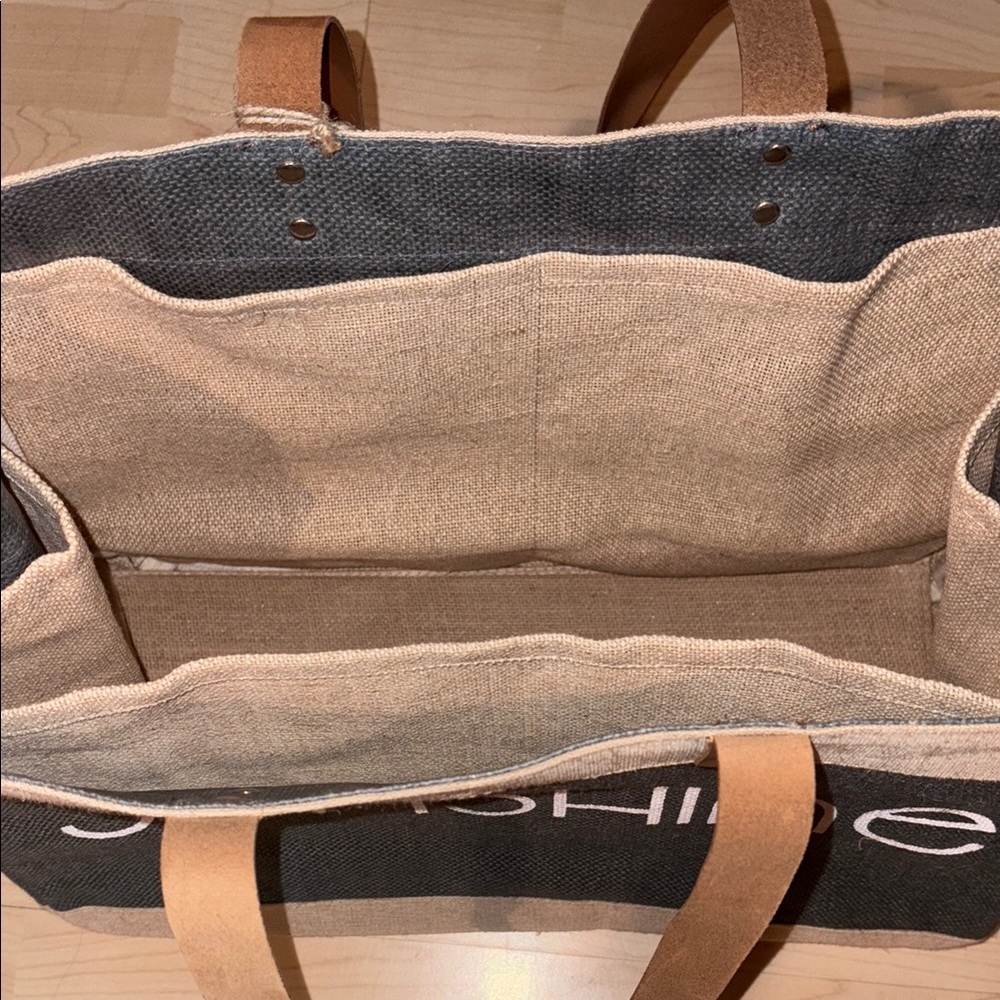 Black and Tan Tote Bag - Picture 3 of 7